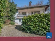 Titelbild für GRUNDSTÜCK UND GEBÄUDE: 1975 wurde das Einfamilienhaus in Massivbauweise auf